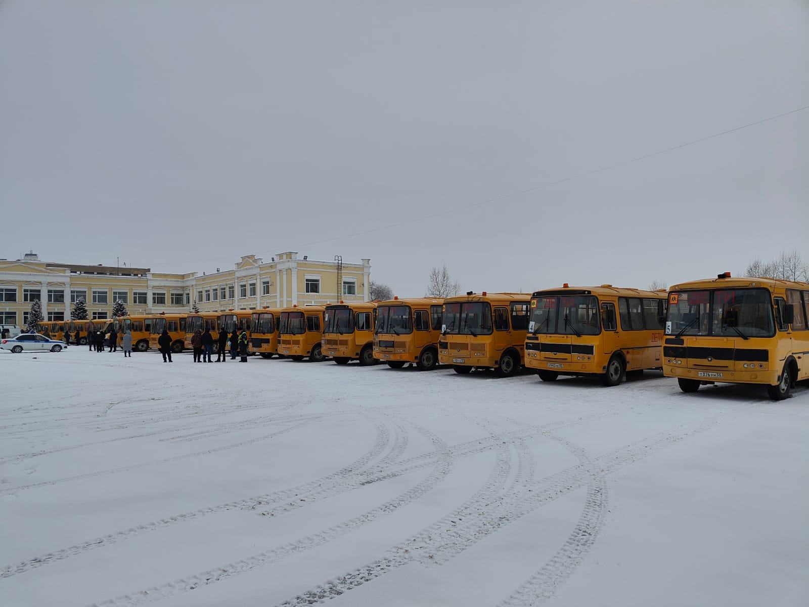В Омской области осуществляется контроль (надзор) за организованной перевозкой групп детей автобусами в преддверии новогодних праздников и школьных каникул